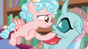 Cozy Glow muzzle-to-muzzle with Ocellus S8E22