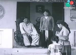 ...so Nghị Quế rudely tells Mrs. Dậu to go away.