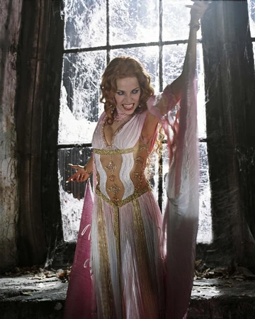 aleera van helsing costume