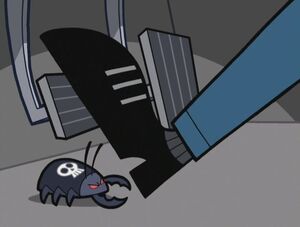 VickyLosesHerIcky188.jpg (47 KB) The evil bug going for Mr. Turner.