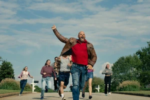 Keith's Nazi Mob.jpg (217 KB) Keith leading a mob of white people to chase Adebayo.