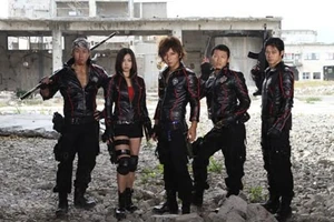 Never members left to right, Gozo, Reika, Katsumi, Kyosui, and Ken.