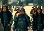 Song Xian to the left of Dong Zhuo in the 2010 TV show adaptation of Three Kingdoms.