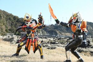 Fifteen Gaim Arms fighting Gaim Kachidoki Arms.