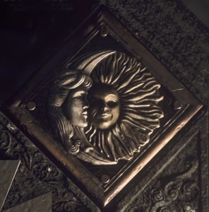 Beneviento Family Crest.png (224 KB)