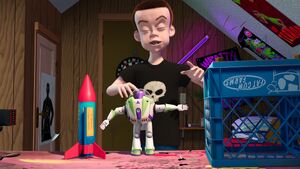 Sid prepares Buzz for another twisted experiment of his...