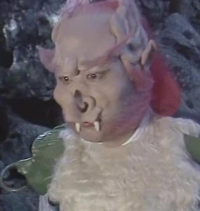 Sai Tai Sui staring.jpg (348 KB) Sai Tai Sui staring.