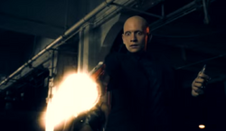 Zsasz shoots a unarmed policewoman