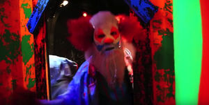 Snip20170510 1.png (463 KB) Sweet Licks lunging at a visitor.