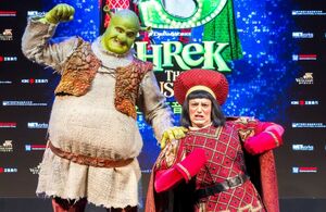 150dpi shrek the musical press call 9