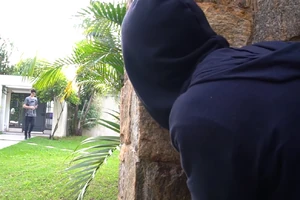 The Invader planning to kill Rezende's brother, João