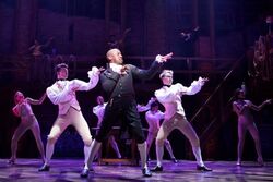 HamiltonLDN dec17centre-Giles-Terera-Aaron-Burr-with-West-End-Cast-of-Hamilton-Photo-credit-Matthew-Murphy-e1527761696969 (1)