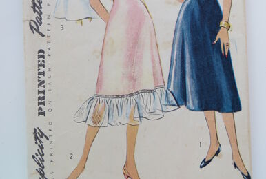 1980s Simplicity 9629 UNCUT Vintage Sewing Pattern Girls Skirt