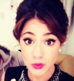 Tini kiss face