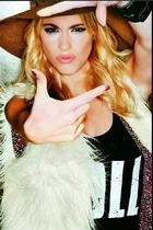 Martina-Stoessel-Planeta-Urbano-02.jpg (92 KB)