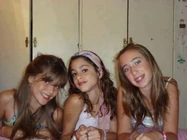 Tiniyamigas.jpg (12 KB)