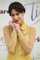 Martina-stoessel-tini-violetta-premiere-mercedes-jorge-madrid-photo-call-08.jpg (247 KB)