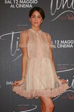 Martina-stoessel-at-tini-el-gran-cambio-de-violetta-photocall-at-callao-cinema-in-rome-04-29-2016 1