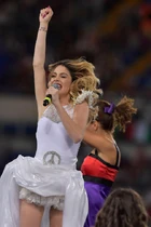 Martina-stoessel-partita-della-pace-2014-08.jpg (51 KB)