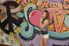 Mural-de-Martina-Stoessel-1