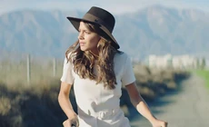 Tini-stoessel-losing-the-love-revistacomotu.jpg (31 KB)