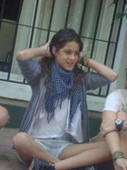 Young Tini 3423.jpg (14 KB)
