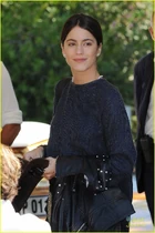 Martina-stoessel-leaves-venice-diego-dominguez-clara-alonso-milan-fashion-show-09.jpg (220 KB)