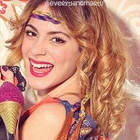 Quien-es-mas-linda-tini-stoessel-o-mercedes-lambre-613785.jpg (14 KB)