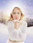 Martina Stoessel Snow 5.jpg (50 KB)