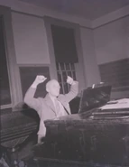 Randallthompson 2157646.jpg (237 KB) Thompson, Visual History Collection