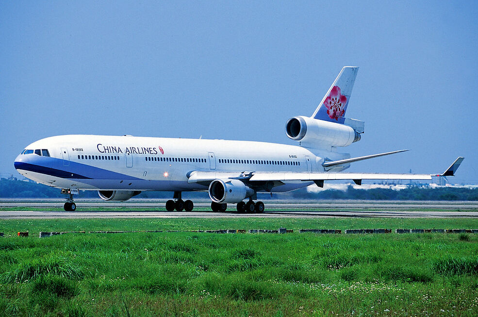 Amazon.com: 1:400 Scale China Airlines MD-11 B-18152 Alloy