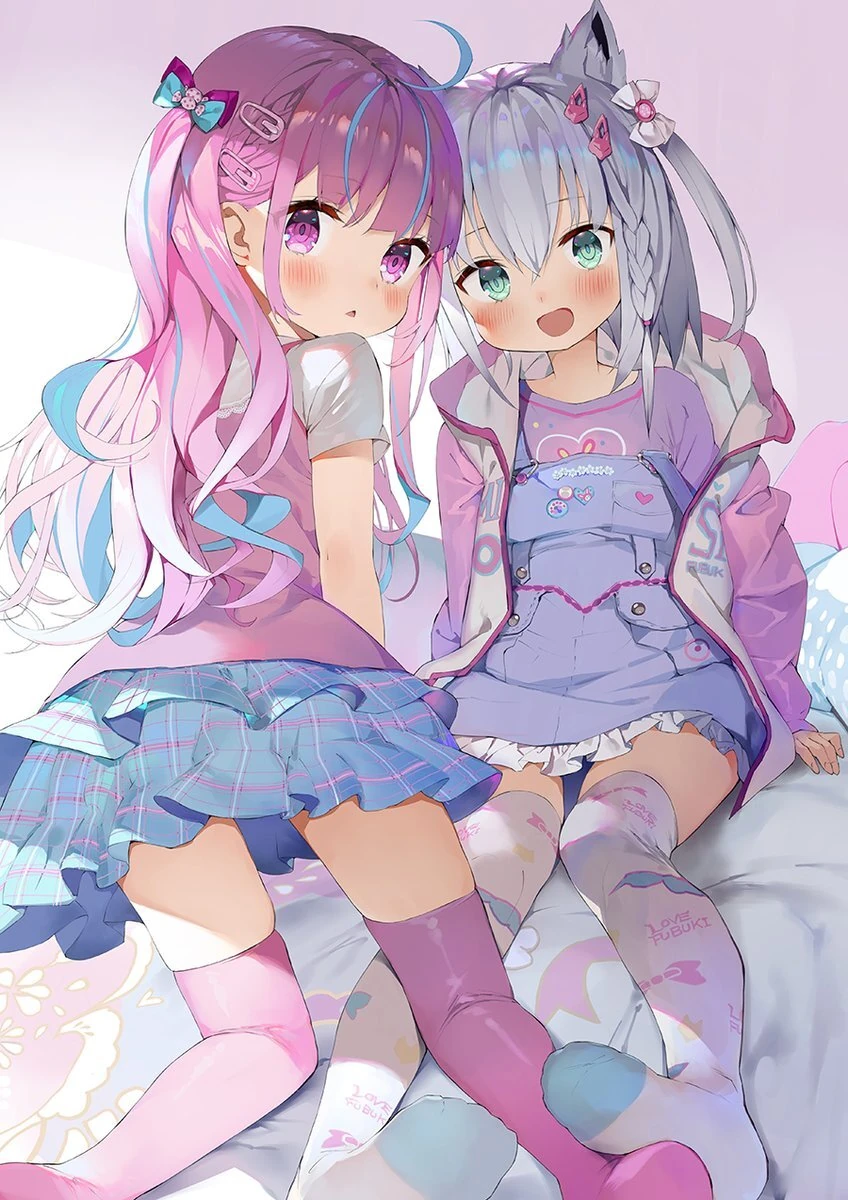 Minato Aqua and Shirakami Fubuki<br>by Gaou