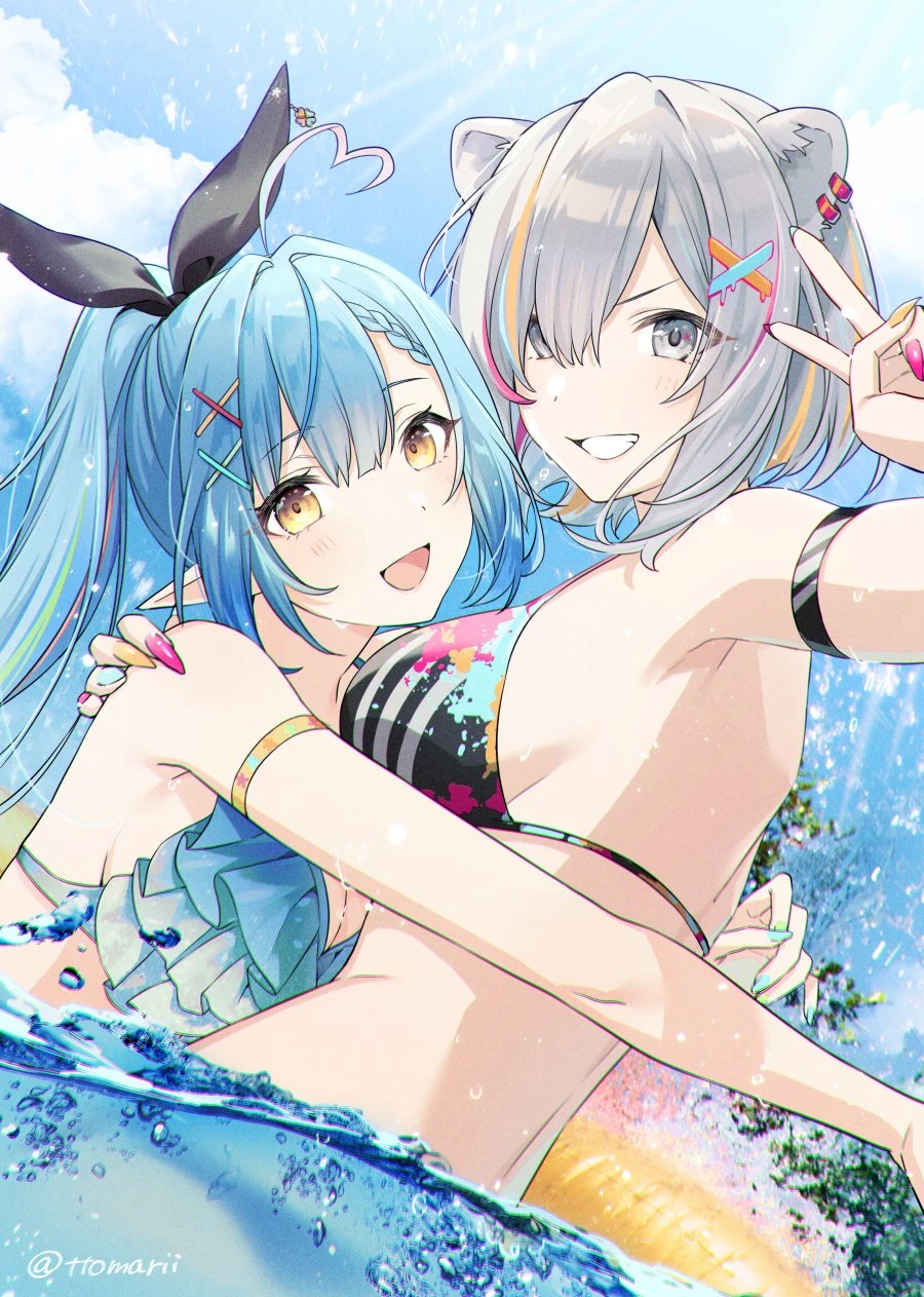 Botan and Yukihana Lamy in summer time<br>by Tomari
