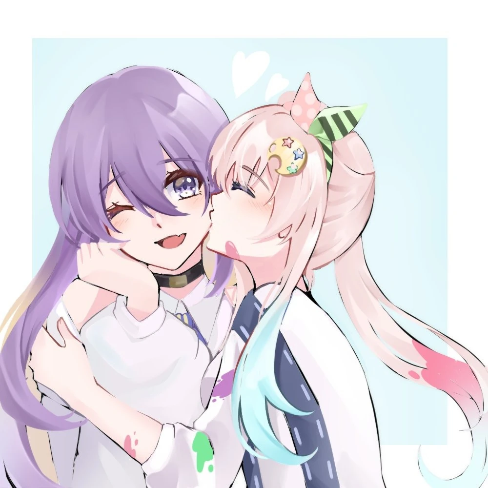 Iofi Kissing Moona