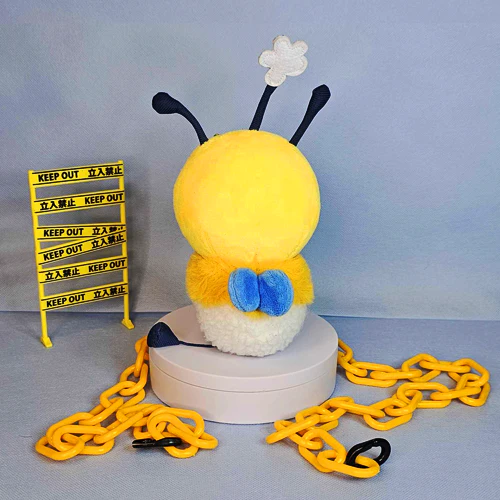 Daybee Escape Magnetic Plushie!