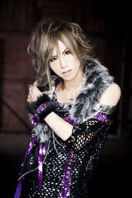 Royz 4th maxi single 「NOAH」 Diciembre 2011