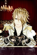 Versailles member 1