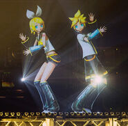 Kagamine Rin and Len performing "Suki Kirai".