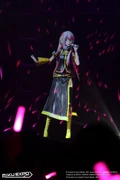 Luka performing "Just Be Friends".