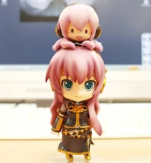 LukaLukaLuka.jpg (41 KB) Nendroid figurines with Tako Luka on Luka's head.