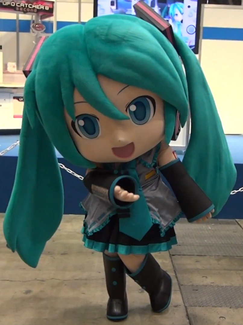 creepy hatsune miku doll