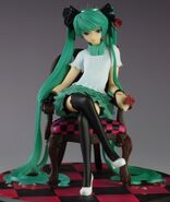 Фигурка из набора смолы World is mine Miku от Hobby Max