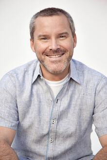 Roger Craig Smith.jpg