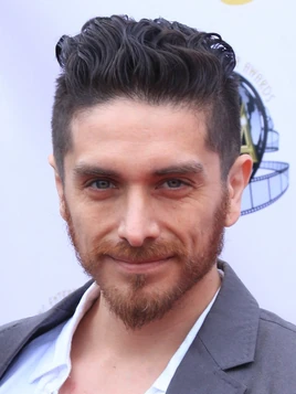 Josh Keaton Pic
