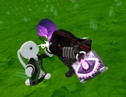 Stealth June 9th 2019 33 Speca inspects Xana.jpg (218 KB) Inspecting Xana Fluffytail after he acted strangely.