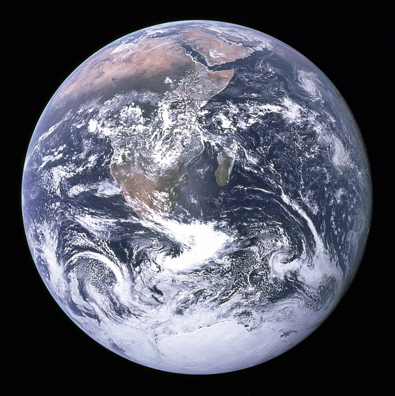 800px-The_Earth_seen_from_Apollo_17.jpg