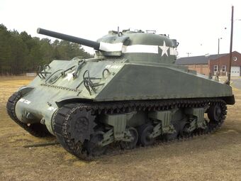 M-4 Sherman X3 スーパーボンベ US WWII M4 Sherman - T48 with duck bill Workable Track Type