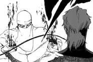 Aizen Reiatsu disintegrates a shinigami's fingers