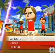 Ursula in Basketball with her teammates Stephanie and Gabriele.