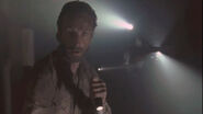 Andrew-lincoln-in-prison-walking-dead-season-3